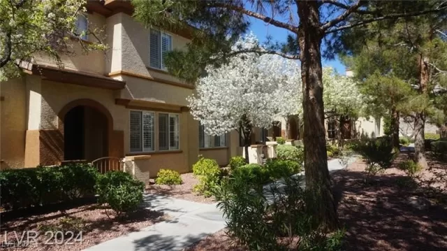 MLS: 2694396 Condo For Sale