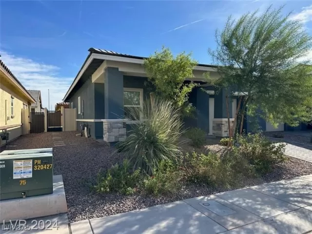MLS: 2694399 Condo For Sale