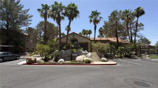 MLS: 2694405 Condo For Sale