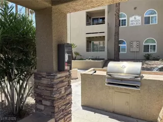 Photo #2: 2694405 Listing