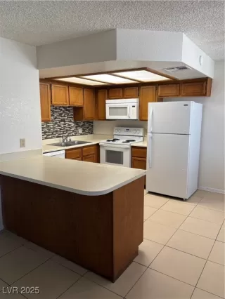 Photo #4: 2694408 Listing