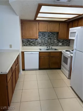 Photo #5: 2694408 Listing