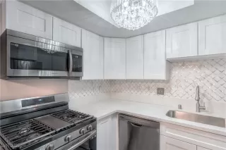 Photo #2: 2694424 Listing