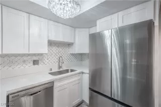 Photo #3: 2694424 Listing