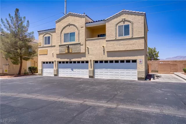 MLS: 2694450 Condo For Sale