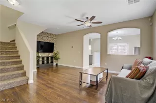 Photo #3: 2694450 Listing