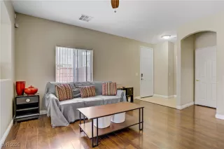 Photo #4: 2694450 Listing