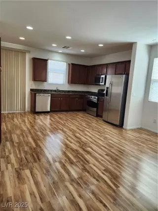 Photo #2: 2694458 Listing