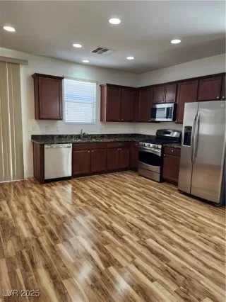 Photo #3: 2694458 Listing