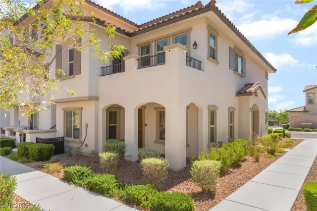 MLS: 2694480 Condo For Sale