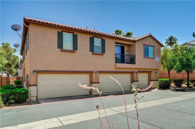 MLS: 2694582 Condo For Sale