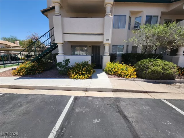 MLS: 2694627 Condo For Sale