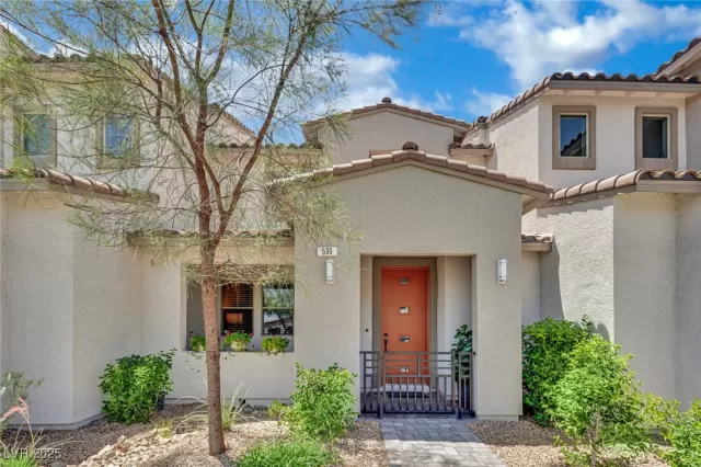 MLS: 2694628 Condo For Sale