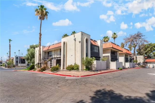 MLS: 2694639 Condo For Sale