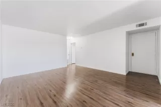 Photo #4: 2694639 Listing