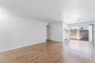 Photo #5: 2694639 Listing