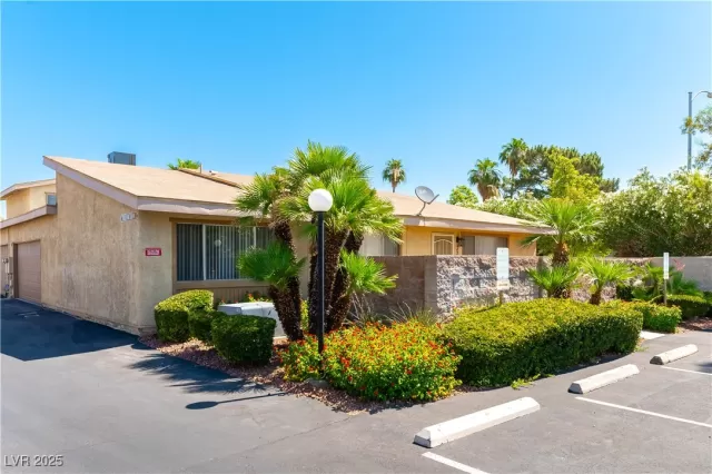 MLS: 2694660 Condo For Sale