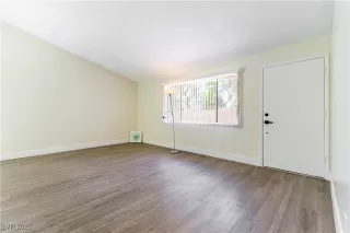 Photo #3: 2694660 Listing