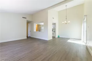 Photo #4: 2694660 Listing