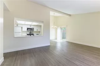 Photo #5: 2694660 Listing