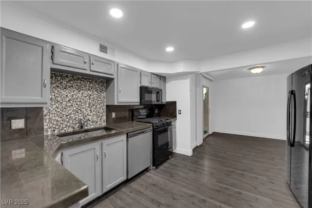 MLS: 2694694 Condo For Sale