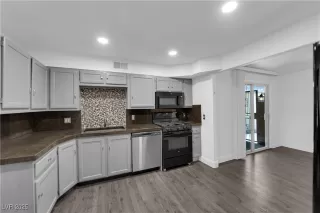 Photo #1: 2694694 Listing