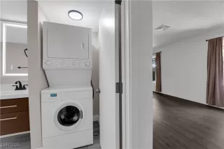 Photo #5: 2694694 Listing