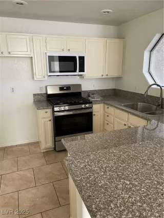 Photo #3: 2694696 Listing 