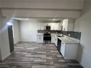 Photo #2: 2694730 Listing