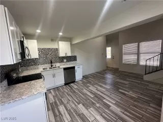 Photo #3: 2694730 Listing