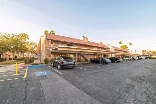 MLS: 2694744 Condo For Sale