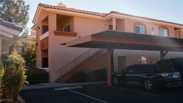 MLS: 2694752 Condo For Sale