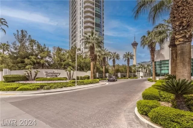 MLS: 2694772 Condo For Sale