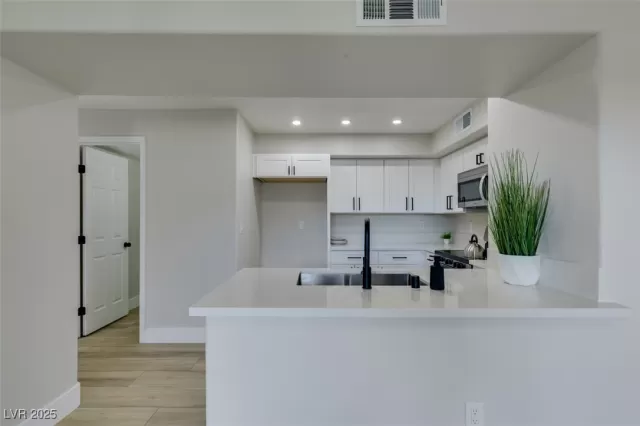 MLS: 2694782 Condo For Sale