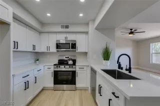 Photo #2: 2694782 Listing