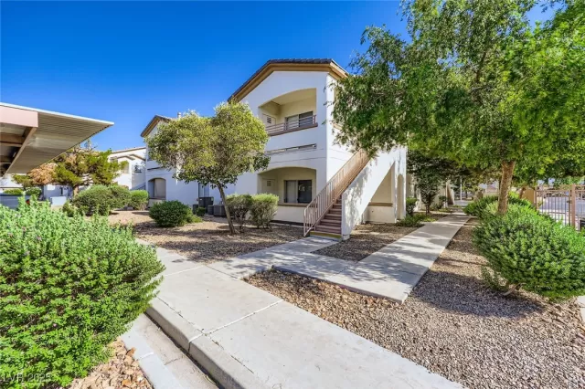 MLS: 2694895 Condo For Sale