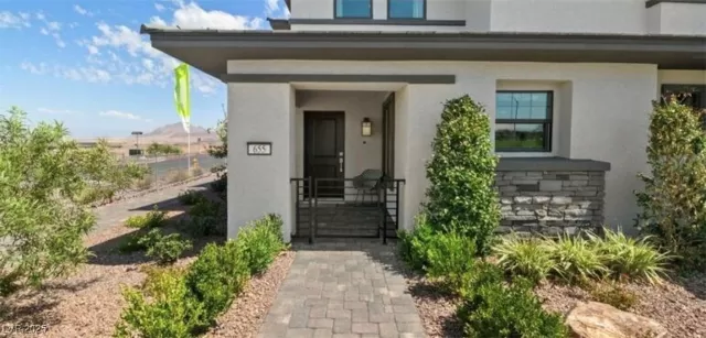 MLS: 2694922 Condo For Sale