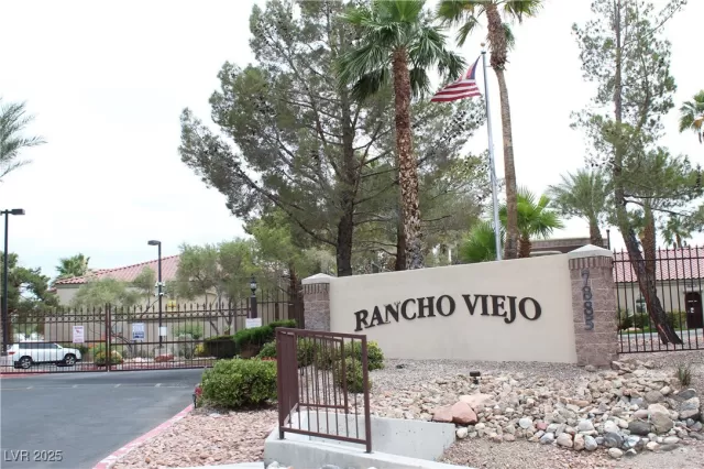 MLS: 2694923 Condo For Sale