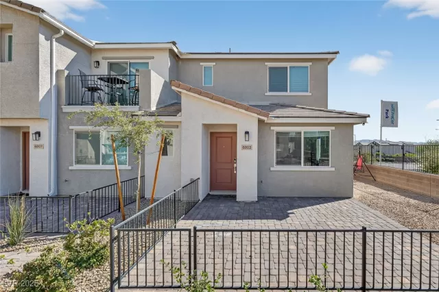 MLS: 2694928 Condo For Sale