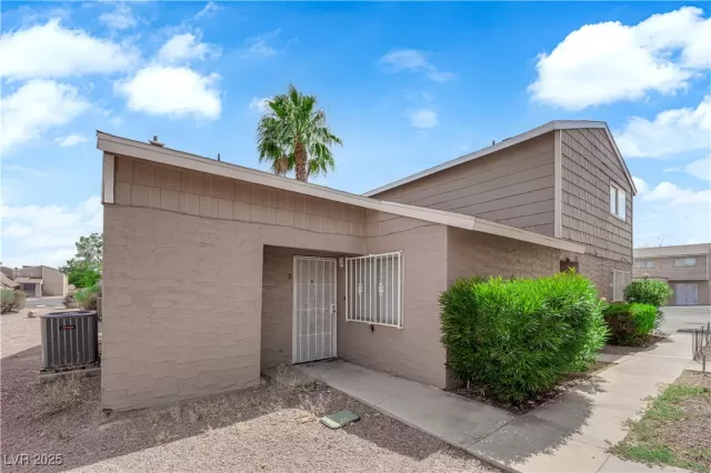 MLS: 2694941 Condo For Sale