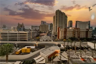 Photo #2: 2695004 Listing 