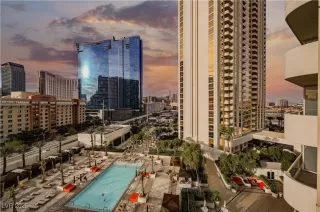 Photo #3: 2695004 Listing 