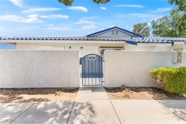 MLS: 2695027 Condo For Sale
