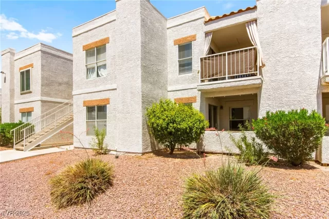 MLS: 2695052 Condo For Sale