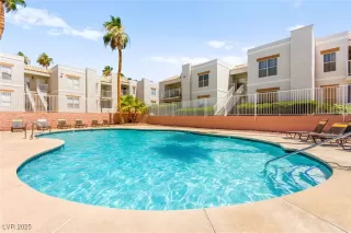 Photo #4: 2695052 Listing