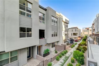 Photo #2: 2695055 Listing