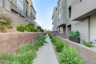 Photo #3: 2695055 Listing