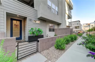 Photo #5: 2695055 Listing