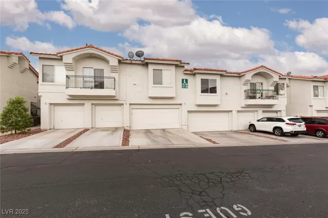 MLS: 2695065 Condo For Sale