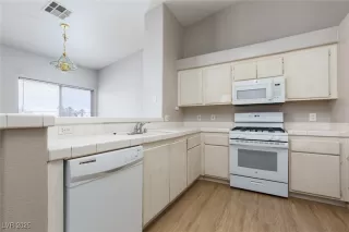 Photo #6: 2695065 Listing 